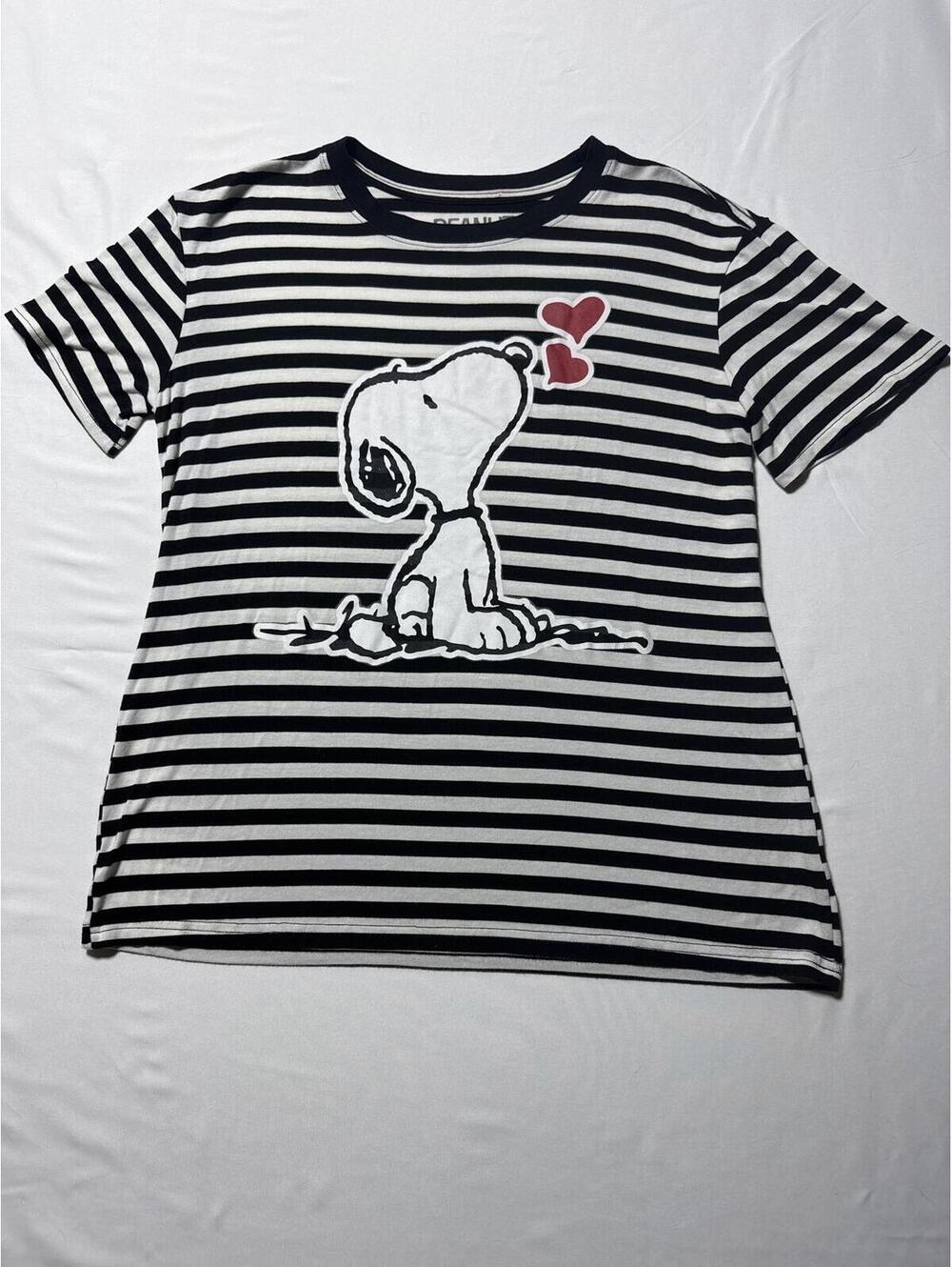 Peanuts Snoopy Striped Graphic Tee with Hearts Black White M